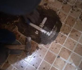 丰顺卫生间漏水维修公司为您分享下卫生间渗水如何处理及注意事项